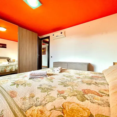 Orange House 別荘 バリ・サルド